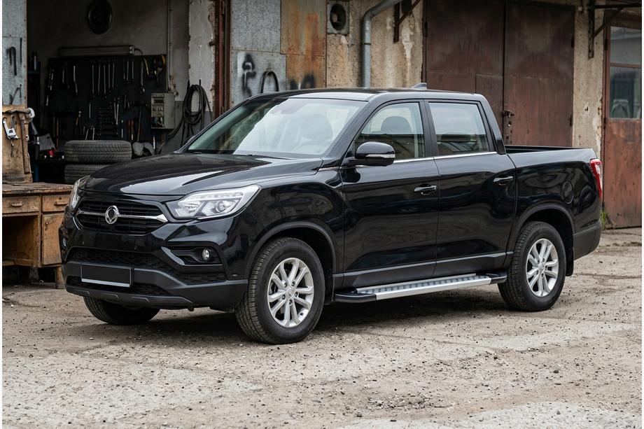SsangYong Musso II 2018– Bočné nášľapy Vision New Grey (2 ks, hliník) Image