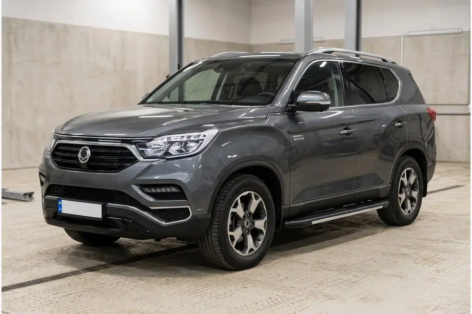 SsangYong Rexton II 2017– Bočné prahy Bosphore Grey (2 ks, hliník) Image
