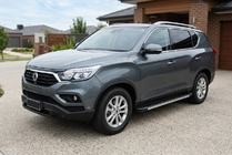 SsangYong Rexton II 2017– Bočné nášľapy Maya V1 (2 ks, hliník) fotografia 1