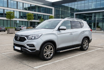 SsangYong Rexton II 2017– Bočné nášľapy BlackLine (2 ks, hliník) fotografia 1