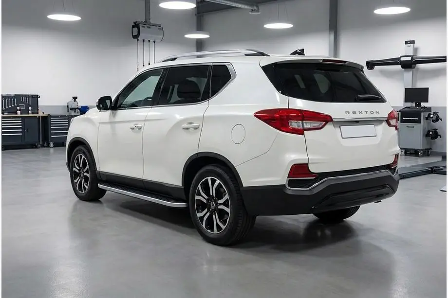 SsangYong Rexton II 2017– Bočné prahy Tayga Grey (2 ks, hliník) Fotografia 1
