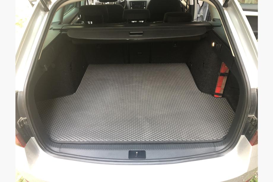 Skoda Octavia III A7 2013–2019 Rohož do kufra SW V-4 (EVA, čierna) Image