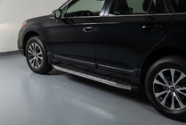 Subaru Outback 2014–2019 Bočné nášľapy BlackLine (2 ks, hliník) fotografia 1