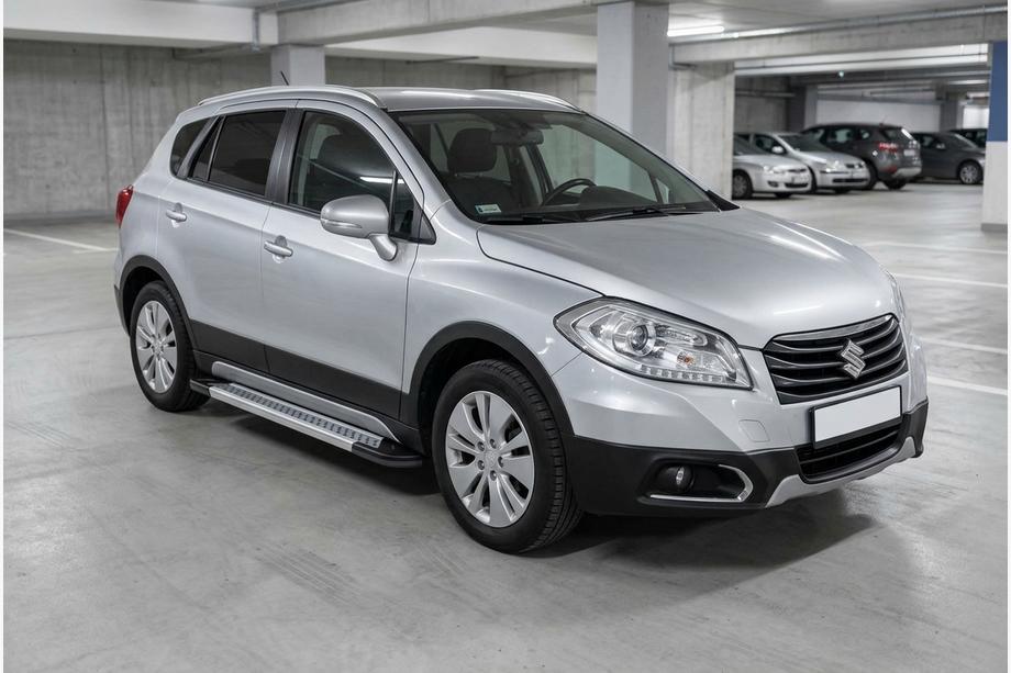 Suzuki SX4 S-Cross 2013–2016 Bočné nášľapy Vision New Grey (2 ks, hliník) Image