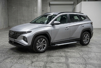 Hyundai Tucson NX4 2021– Bočné nášľapy Allmond Grey (2 ks, hliník) fotografia 1
