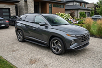 Hyundai Tucson NX4 2021– Bočné prahy Tayga Black (2 ks, hliník) fotografia 1