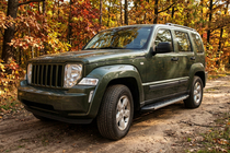 Jeep Cherokee/Liberty 2007–2013 Bočné nášľapy Duru (2 ks, hliník) fotografia 1