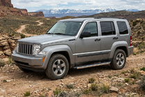 Jeep Cherokee/Liberty 2007–2013 Bočné nášľapy BlackLine (2 ks, hliník) fotografia 1