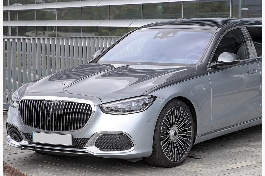 Mercedes S-class W223 2020– Maybach S680 bodykit Image