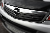 Opel Vivaro 2001–2015 Zimná clona na masku chladiča 2007-2015 (V2, horná) fotografia 1