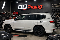 Toyota Land Cruiser 300 2021– Sada bodykitu VXR fotografia 4