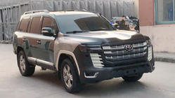 Toyota Land Cruiser 200 2007–2021 Faceliftový kit pre LC 300 High-Line (V1) fotografia 2