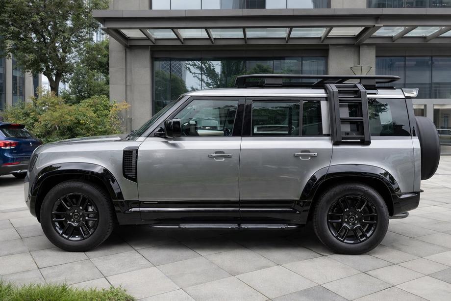 Land Rover Defender 2019– Rozšírenia blatníkov (Bushwacker, 6 ks, čierny lesk) Image