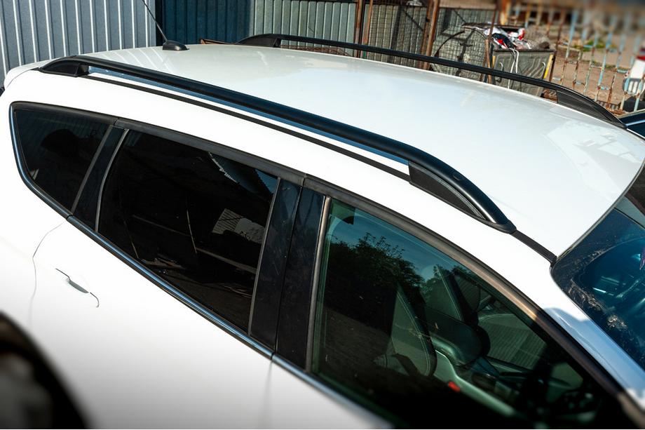 Ford Kuga/Escape 2013–2019 Strešné lyžiny Skyport (čierne) Image