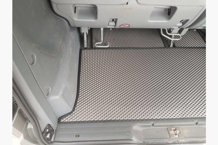 Mercedes Viano 2004–2014 EVA V2 autokoberce (len osobný odber, kompletná sada do interiéru, čierne) Fotografia 17