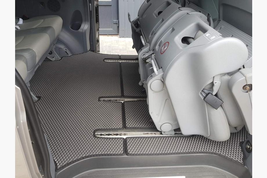 Mercedes Viano 2004–2014 EVA V2 autokoberce (len osobný odber, kompletná sada do interiéru, čierne) Fotografia 1
