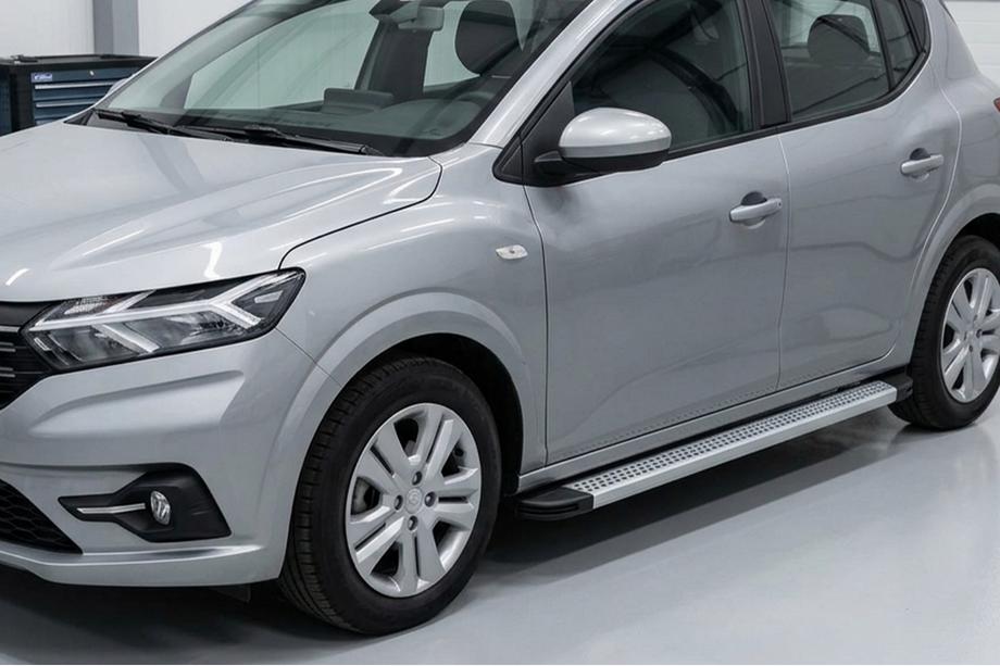 Dacia Sandero 2021– Bočné nášľapy Maya V2 (2 ks, hliník) Image
