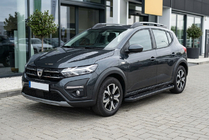 Dacia Sandero 2021– Bočné nášľapy Allmond Black (2 ks, hliník) fotografia 1