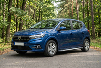 Dacia Sandero 2021– Bočné nášľapy Allmond Grey (2 ks, hliník) fotografia 1