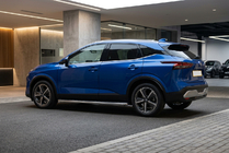 Nissan Qashqai 2021– Bočné nášľapy Maydos V1 (2 ks, hliník) fotografia 1