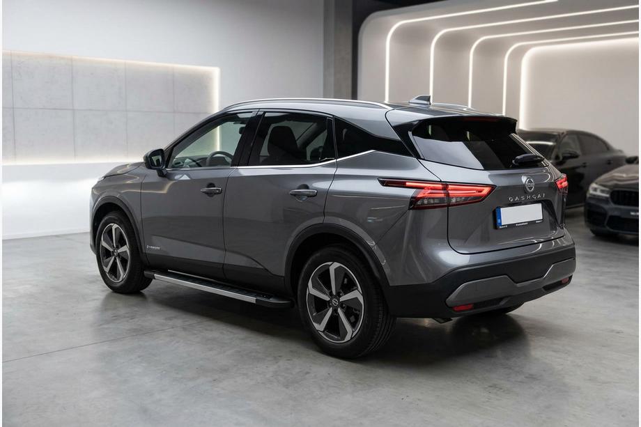 Nissan Qashqai 2021– Bočné nášľapy RedLine (2 ks, hliník) Image