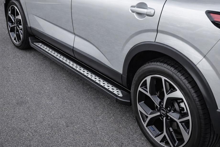 Nissan Qashqai 2021– Bočné nášľapy Vision New Black (2 ks, hliník) Image