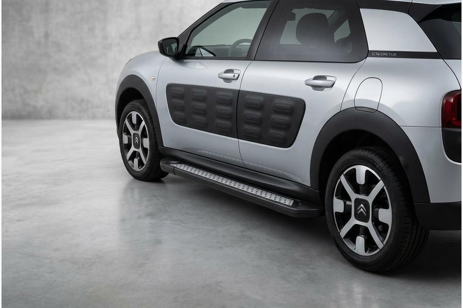 Citroen Cactus 2014–2020 Bočné nášľapy Vision New Black (2 ks, hliník) Fotografia 1
