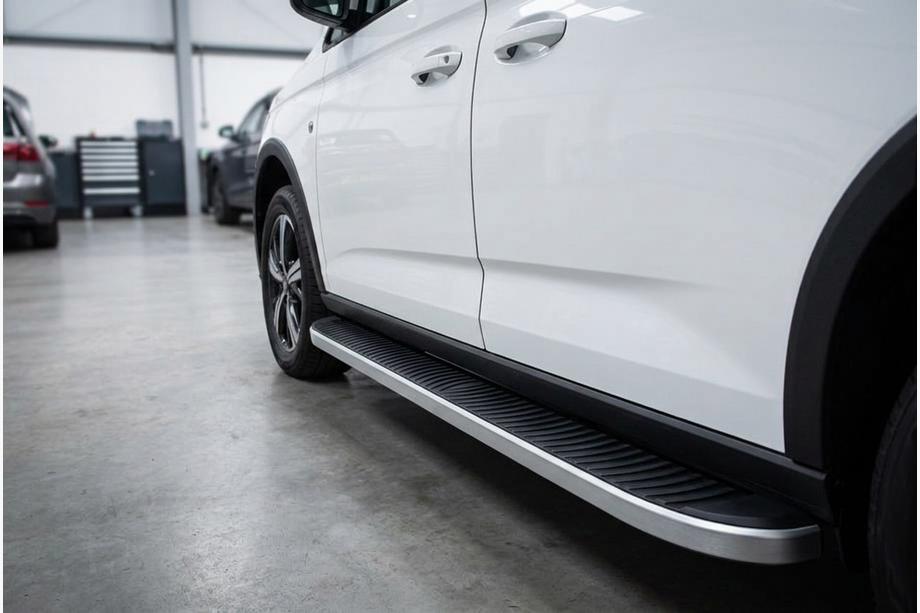 Volkswagen Caddy 2020– Bočné prahy Tayga Grey (2 ks, hliník) Maxi rázvor Image