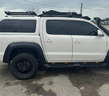 Volkswagen Amarok 2010–2022 Bočné prahy Dakar V2 s LED (2 ks, kov) fotografia 7
