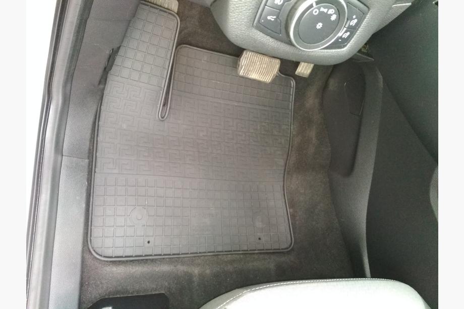 Ford Kuga/Escape 2013–2019 Gumové koberce do interiéru Polytep (4 ks) Fotografia 2