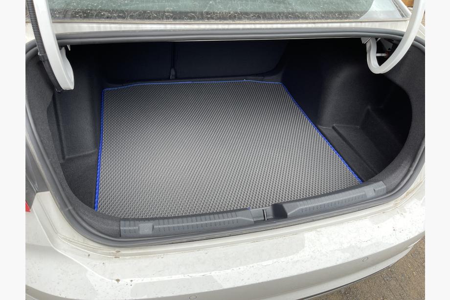 Volkswagen Lavida/e-Lavida 2019– Vanička do kufra (EVA, čierna) Image