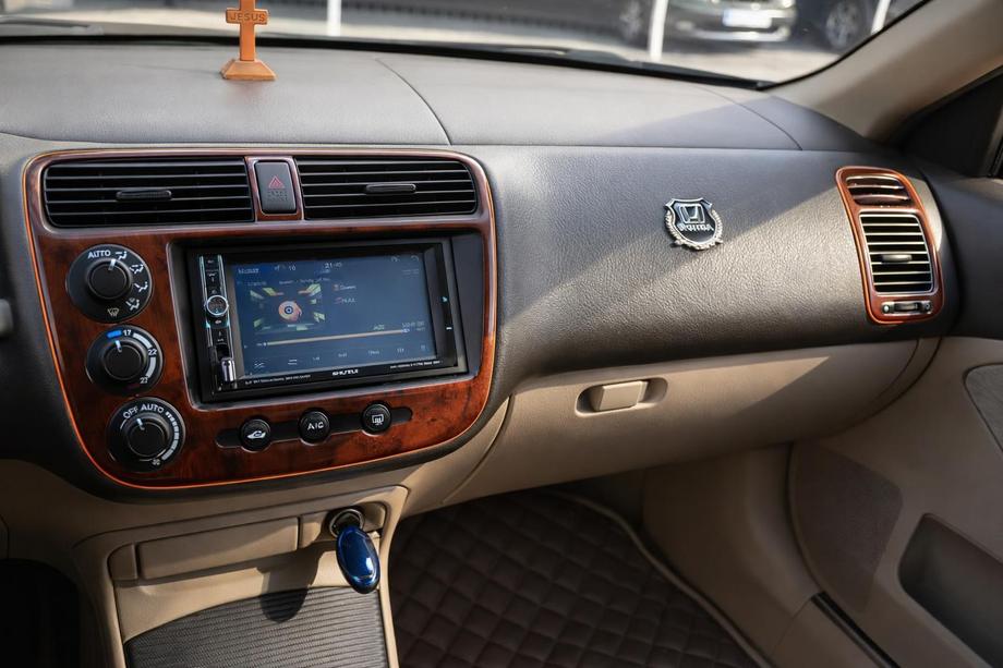 Honda Civic Sedan VII 2001–2006 Dekoratívna lišta na palubnú dosku Hliník Image