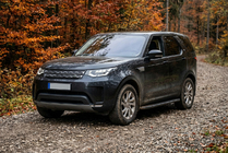 Land Rover Discovery V 2017– Bočné nášľapy Bosphorus Black (2 ks, hliník) fotografia 1