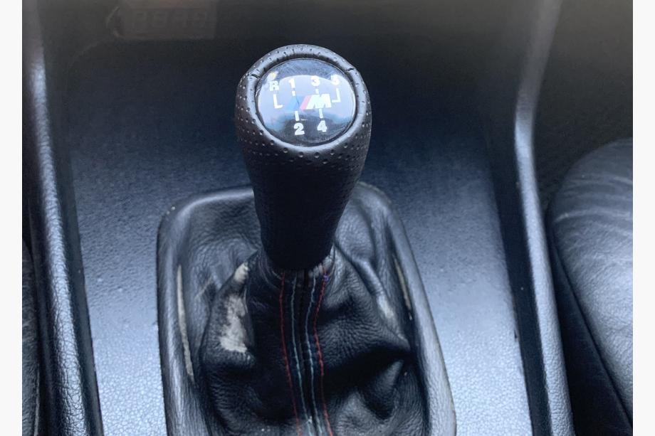 BMW 5 séria E34 1988–1995 Hlavica radiacej páky V2 5-stupňová (umelá koža, čierna hladká) Image