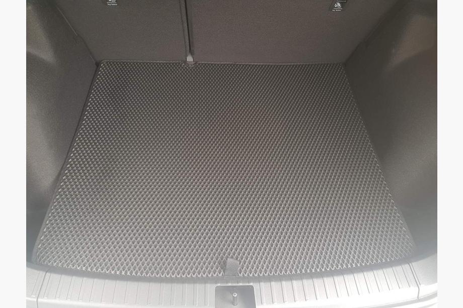 Volkswagen E-Tharu 2020– Vanička do kufra (EVA, čierna) Image