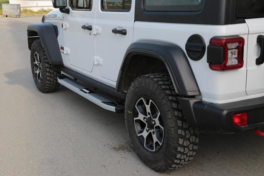 Jeep Wrangler 2018– Mevsim Grey bočné nášľapy (2 ks, hliník) Image