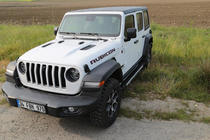 Jeep Wrangler 2018– Bočné nášľapy RedLine (2 ks, hliník) fotografia 1