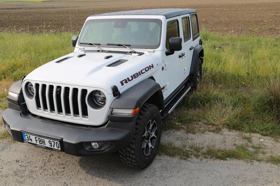 Jeep Wrangler 2018– Bočné nášľapy RedLine (2 ks, hliník) Image
