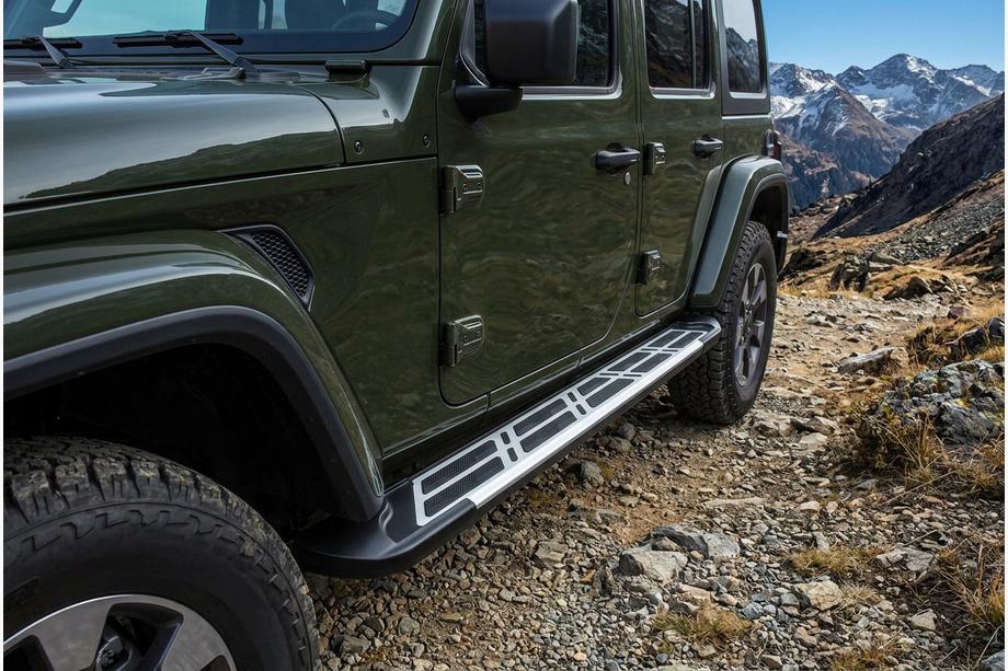 Jeep Wrangler 2018– Bočné nášľapy Sunrise (2 ks, hliník) Image
