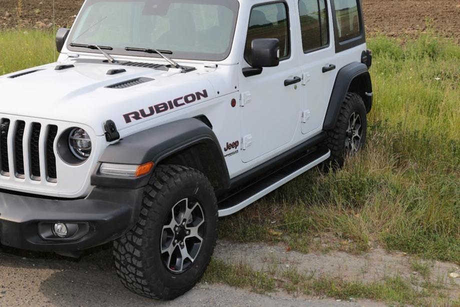 Jeep Wrangler 2018– Bočné prahy Tayga Grey (2 ks, hliník) Image