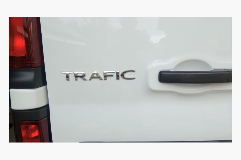 Renault Trafic 2015– Nápis Trafic 908900184R (247 × 31 mm) Image