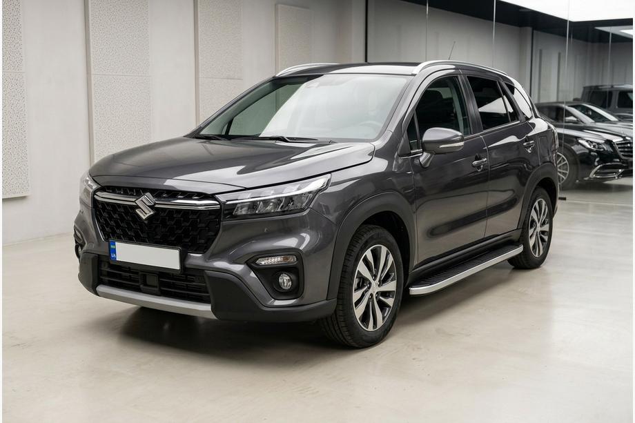 Suzuki SX4 S-Cross 2021– Bočné prahy Tayga Grey (2 ks, hliník) Image
