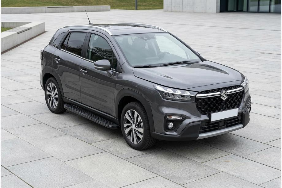 Suzuki SX4 S-Cross 2021– Bočné prahy Tayga Black (2 ks, hliník) Image