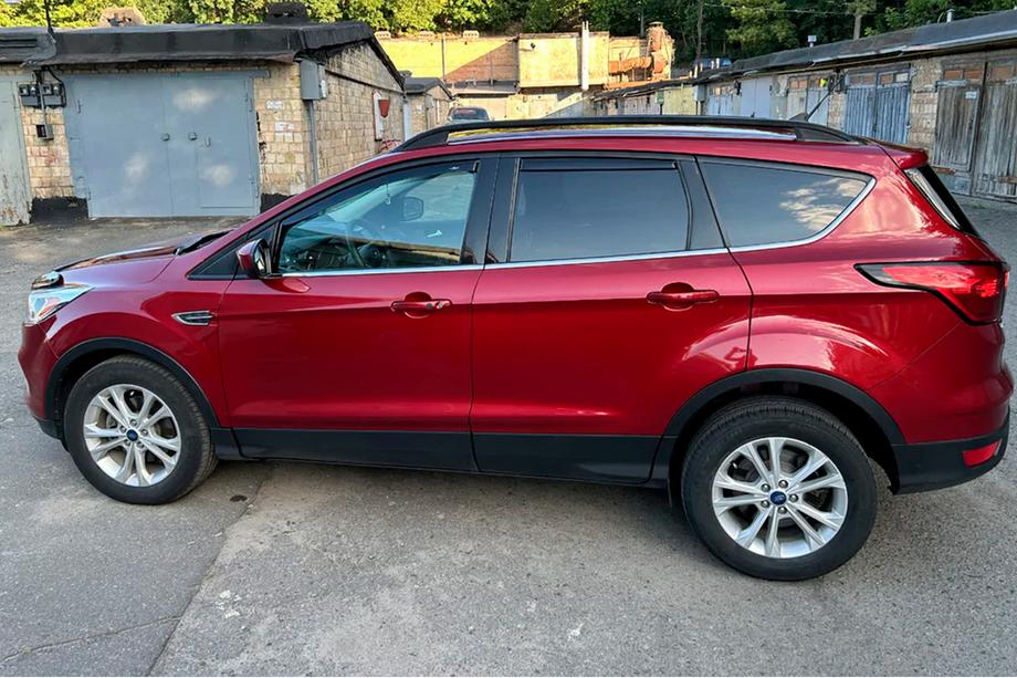 Ford Kuga/Escape 2013–2019 Vkladané deflektory okien (4 ks, HIC) Image