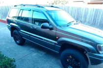 Jeep Grand Cherokee WJ 1999–2004 Deflektory okien (4 ks, HIC) fotografia 8