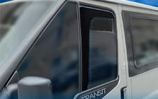 Ford Transit 2000–2014 Okenné veterné deflektory G-typ (2 ks, Sunplex Sport) fotografia 5