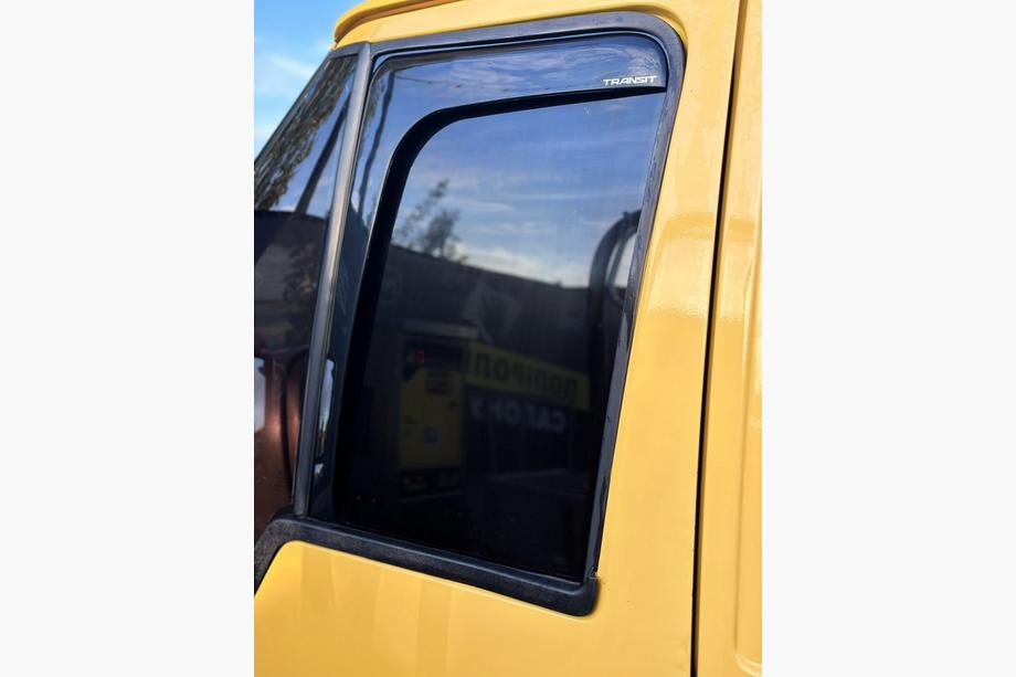 Ford Transit 2000–2014 Okenné veterné deflektory G-typ (2 ks, Sunplex Sport) Image