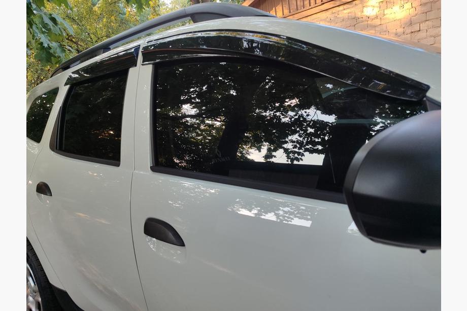 Dacia Duster 2018–2024 Ofuky okien (4 ks, Sunplex Sport) Fotografia 2