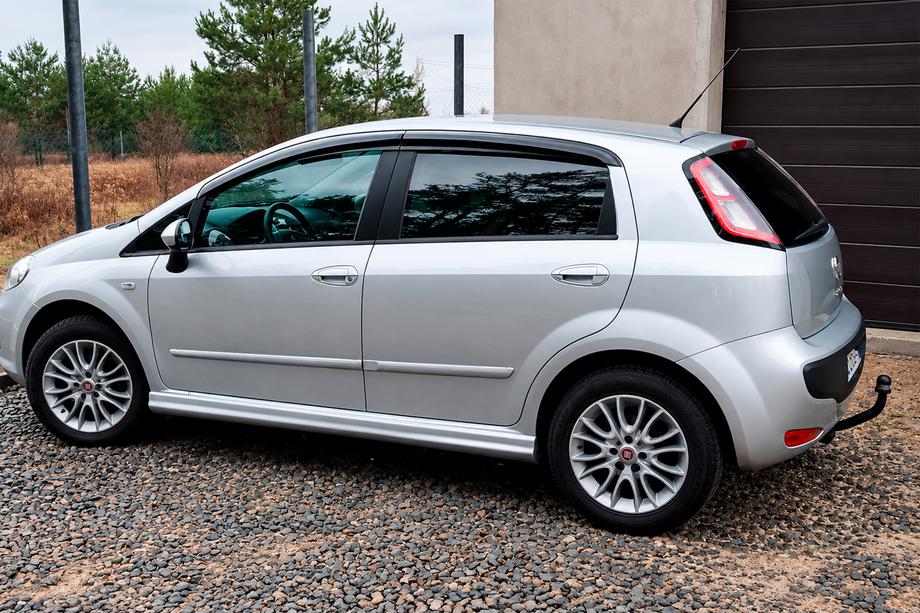 Fiat Punto Grande/EVO 2006–2018 Ofuky okien (4 ks, Sunplex Sport) Fotografia 2