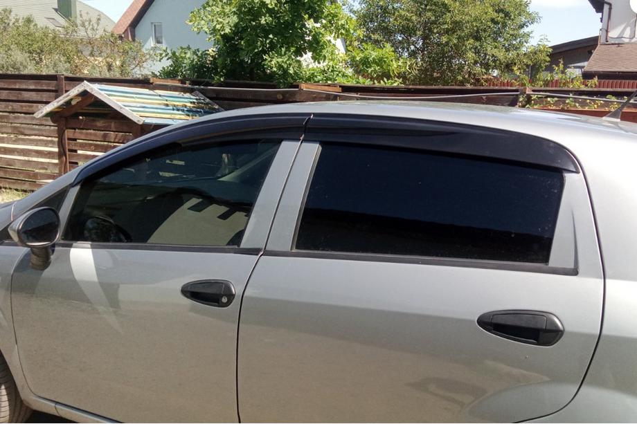Fiat Punto Grande/EVO 2006–2018 Ofuky okien (4 ks, Sunplex Sport) Fotografia 11